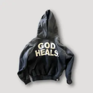 GOD HEALS HOODIE